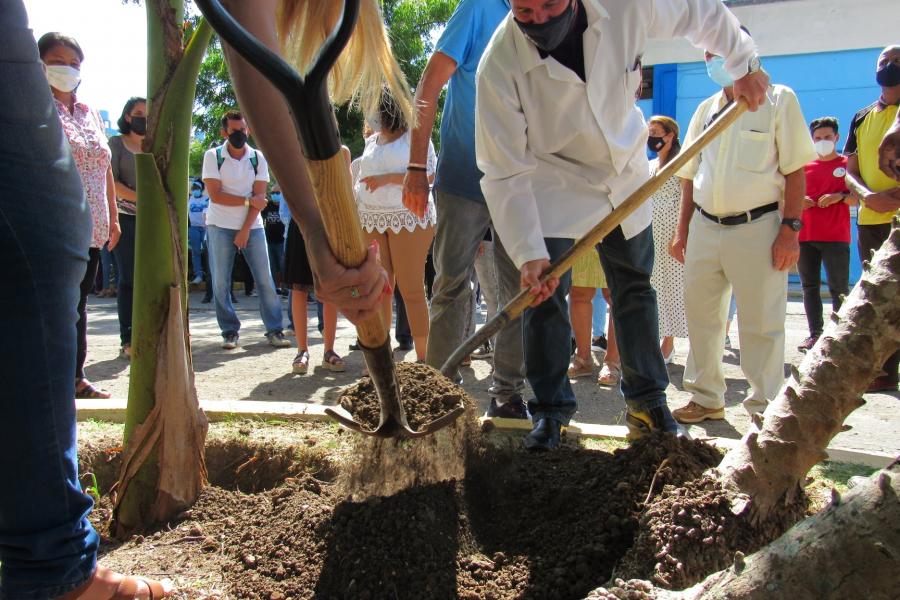 Nuestra Casa rinde homenaje al benemérito profesor y Dr.C Hermenegildo José Pila Hernández.