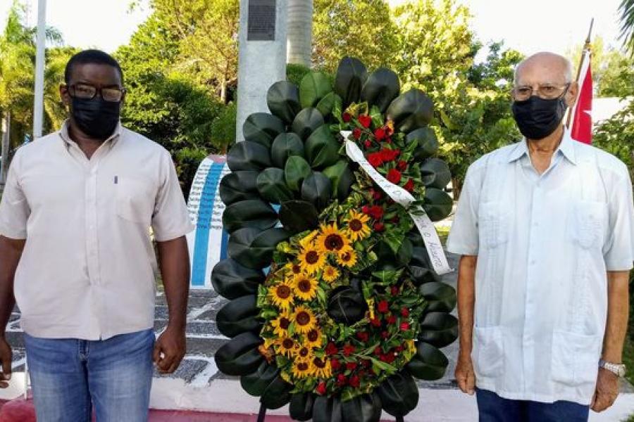 Ofrenda floral a los mártires de Barbados, desde la UCCFD