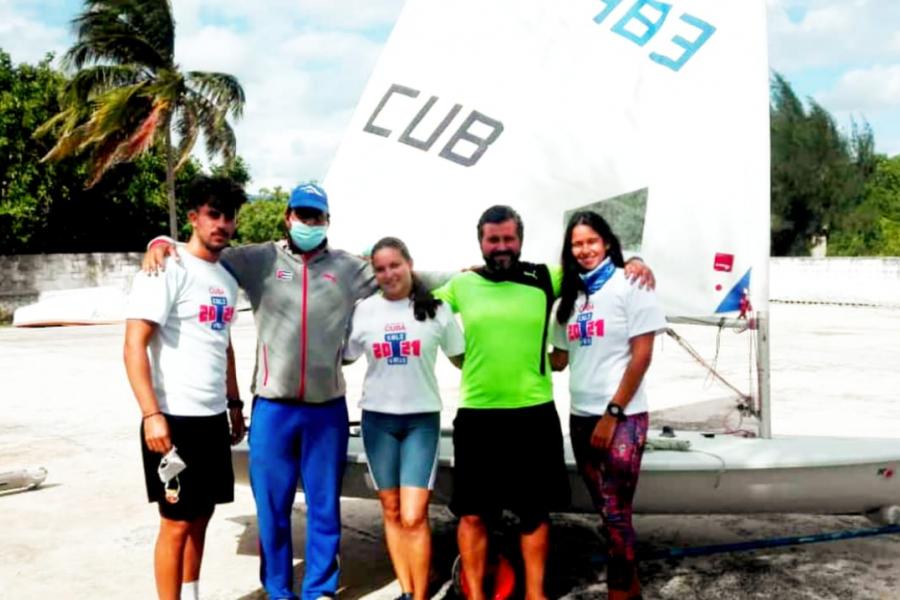 Integrantes del equipo juvenil de Vela que participará en los Juegos Panamericanos Junior 2021
