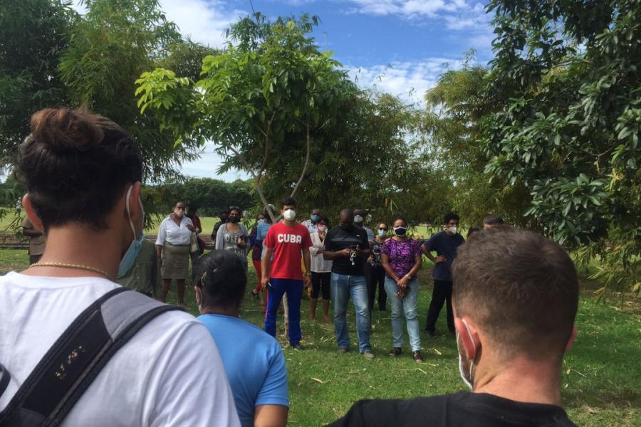 La comunidad universitaria preparándose para el Bastión